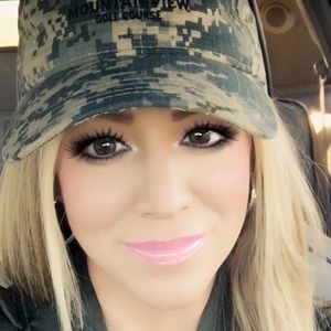 Meet your Posher, Dawna